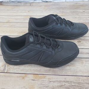 Avis Avi focus food service black slip on sneakers